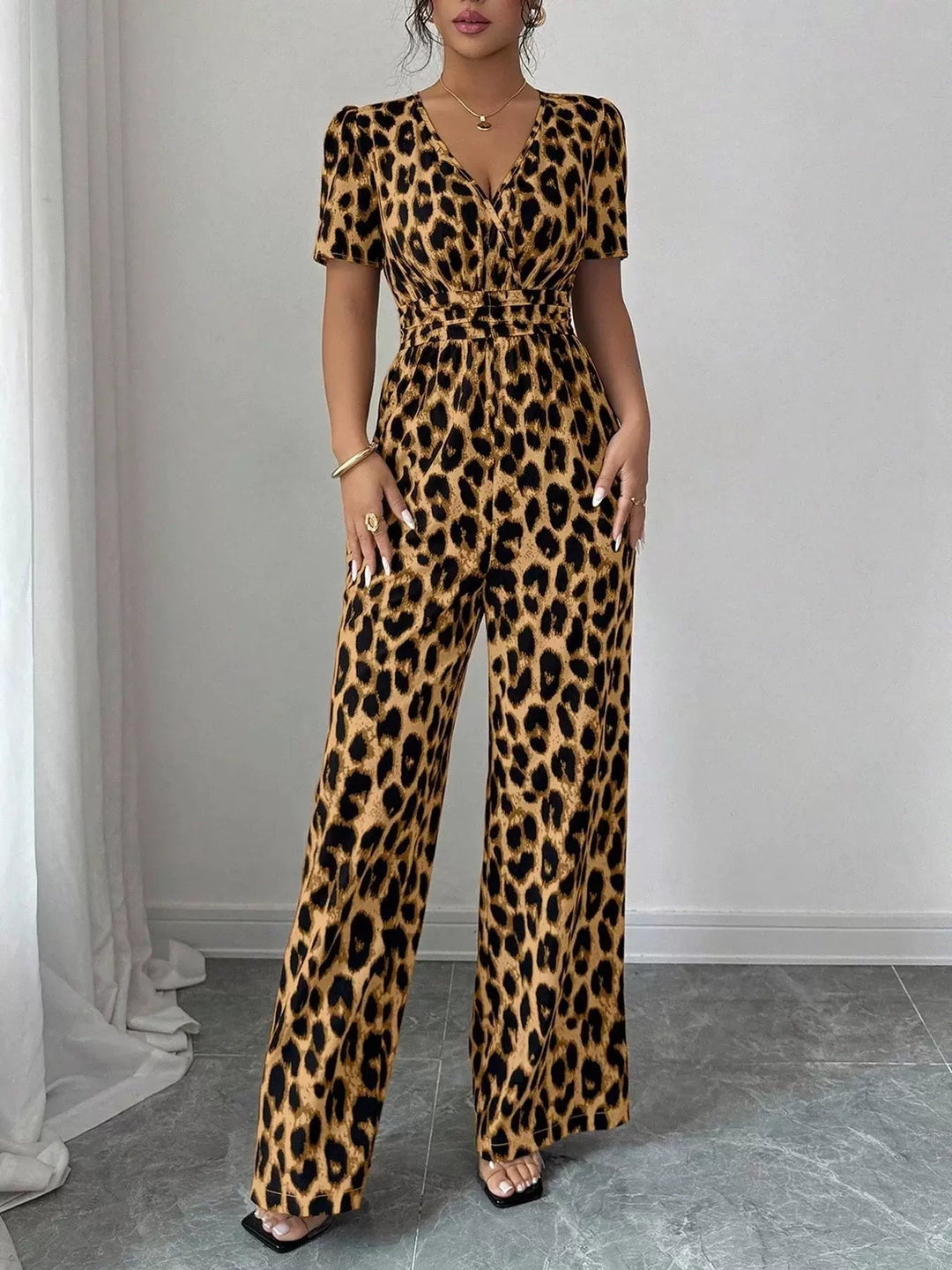 Eveliora - Chic Animal Print Jumpsuit