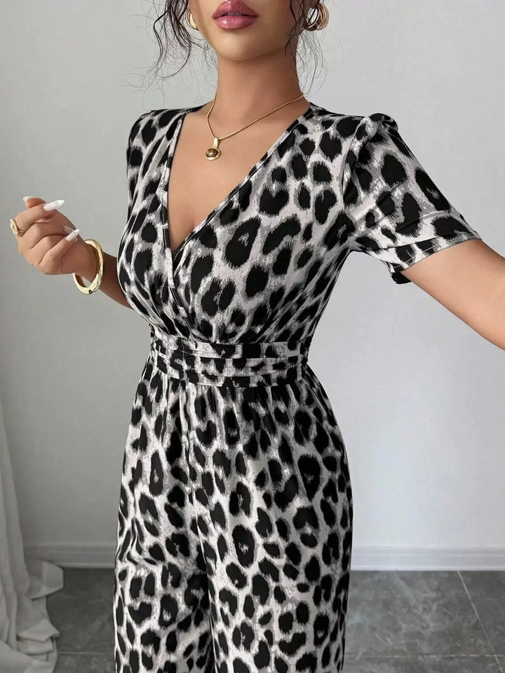 Eveliora - Chic Animal Print Jumpsuit