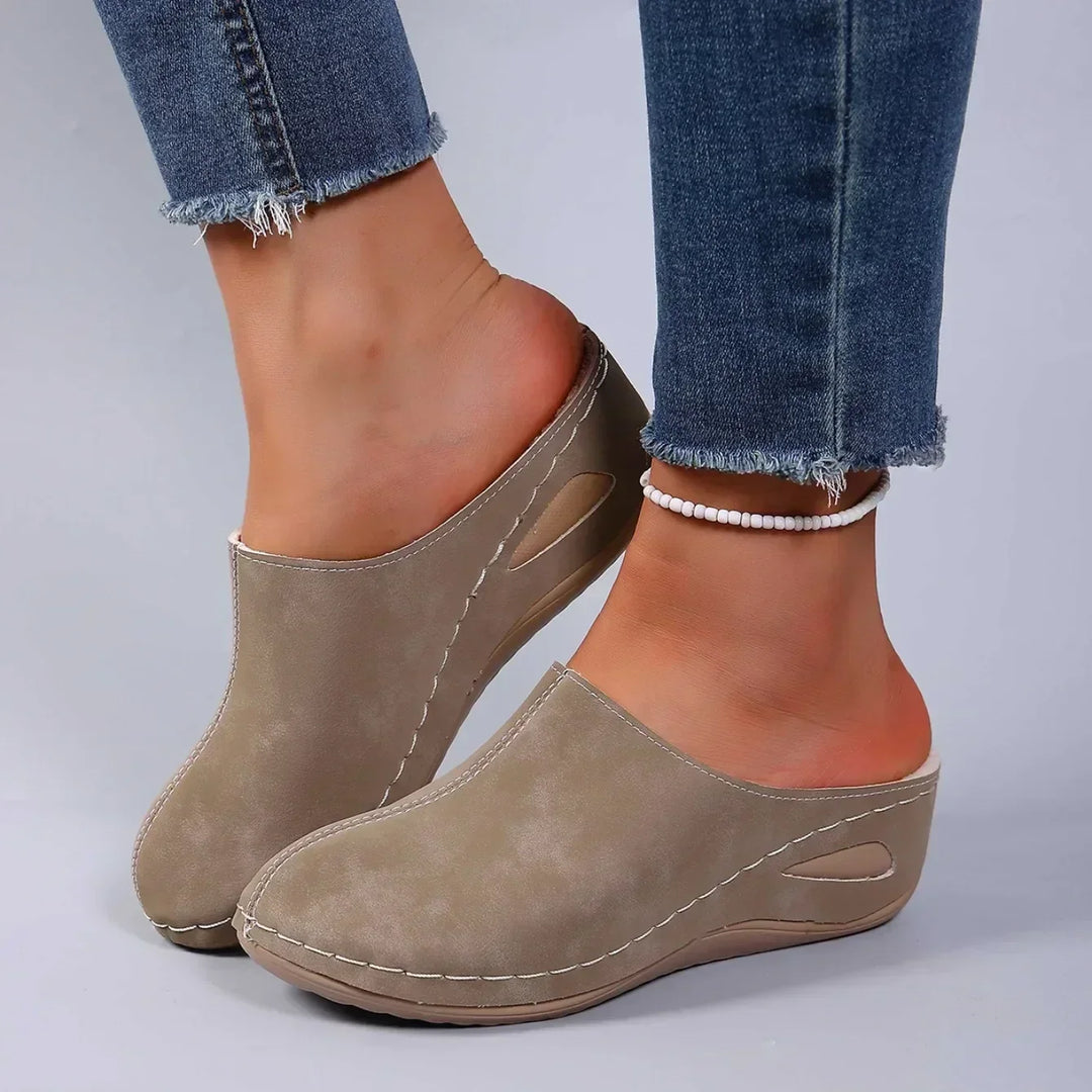 Arisca - Plush Slip-On Slippers